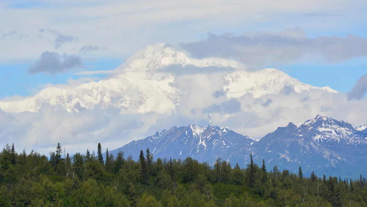 Vue d'une montagne.