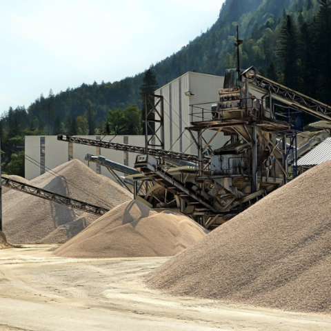 Extraction de pierres concassées, de sable et de gravier